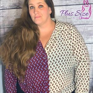 Beautiful long sleeve button up blouse😘😘